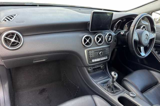 Mercedes-Benz A 180 A180d Sport 5dr 