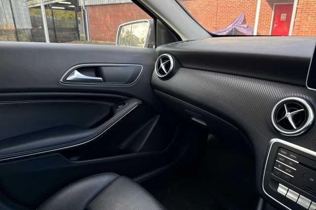 Mercedes-Benz A 180 A180d Sport 5dr 