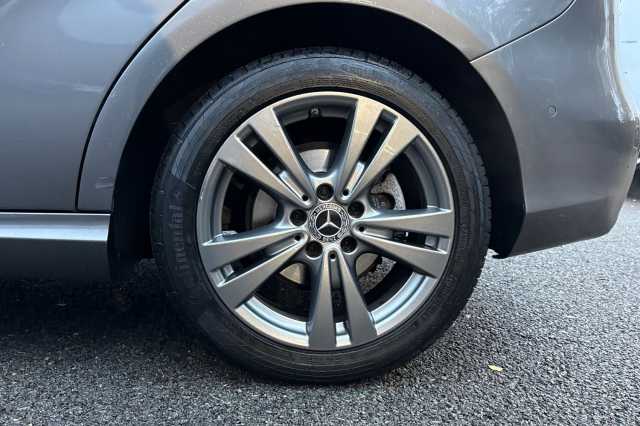 Mercedes-Benz B 180 B180 Exclusive Edition Plus 5dr Auto 