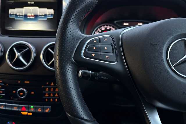 Mercedes-Benz B 180 B180 Exclusive Edition Plus 5dr Auto 