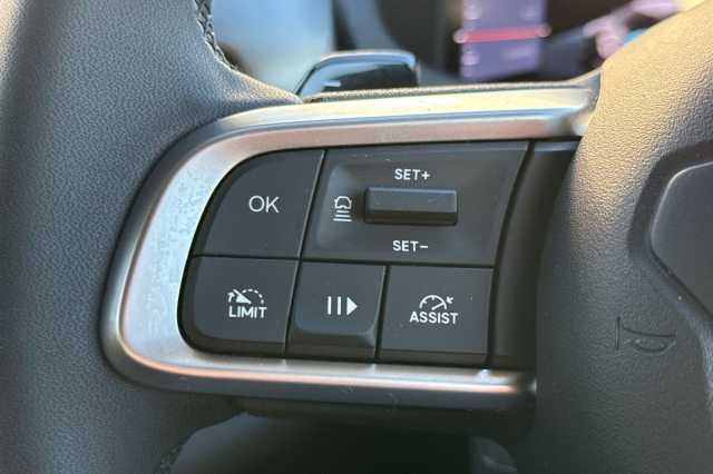 Jeep Avenger 1.2 e-Hybrid Summit 5dr DCT 