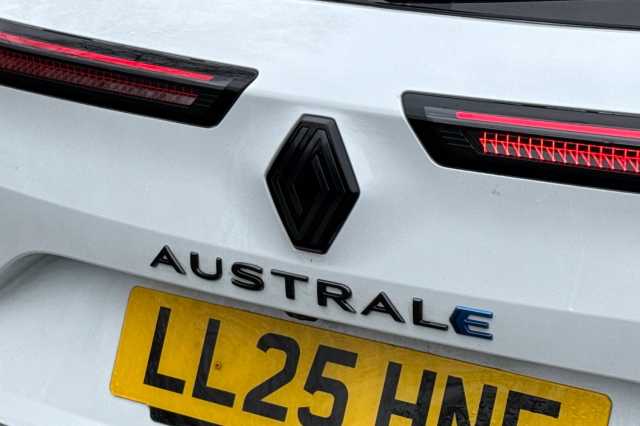Renault Austral E-Tech FHEV Iconic Esprit Alpine 5dr Auto 