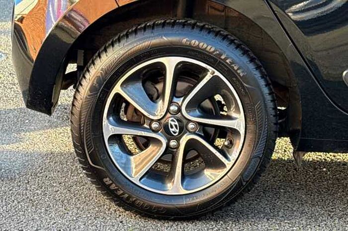 Hyundai i10 1.0 Premium 5dr 