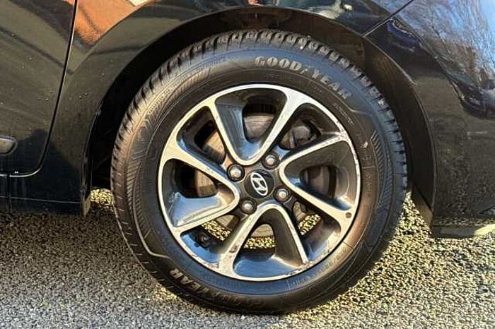 Hyundai i10 1.0 Premium 5dr 