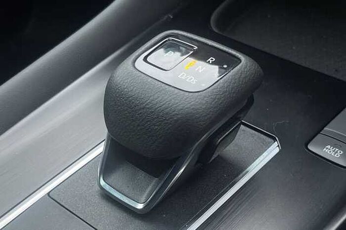 Nissan Qashqai 1.3 DiG-T MH 158 N-Connecta 5dr Xtronic 