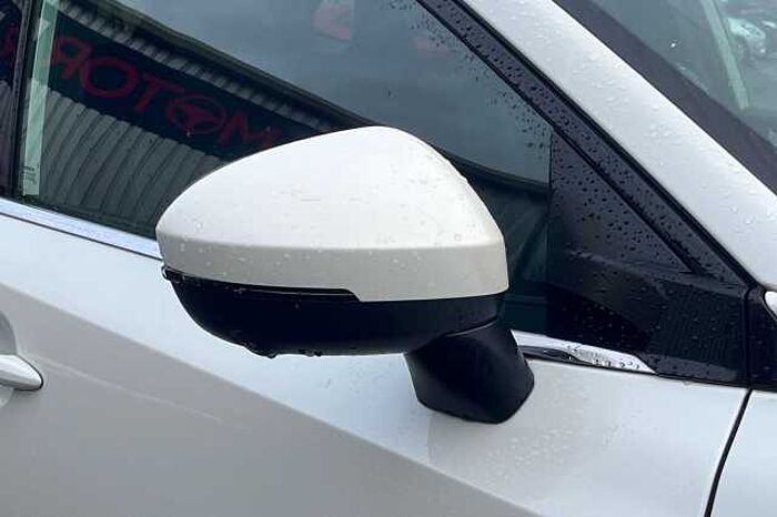 Nissan Qashqai 1.3 DiG-T MH 158 N-Connecta 5dr Xtronic 