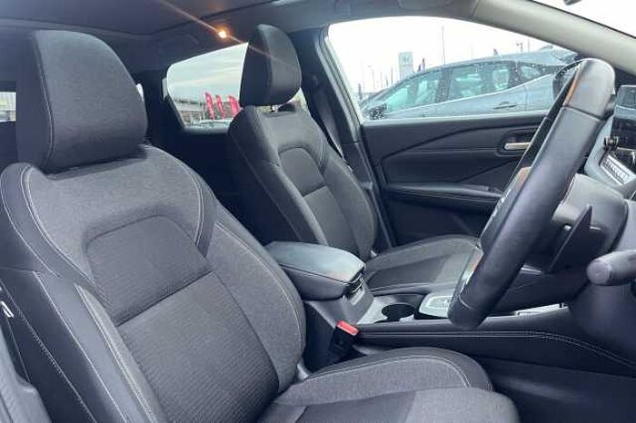 Nissan Qashqai 1.3 DiG-T MH 158 N-Connecta 5dr Xtronic 