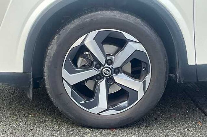 Nissan Qashqai 1.3 DiG-T MH 158 N-Connecta 5dr Xtronic 