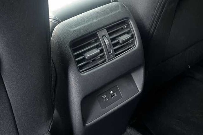 Nissan Qashqai 1.3 DiG-T MH 158 N-Connecta 5dr Xtronic 