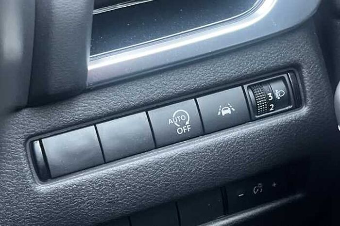 Nissan Qashqai 1.3 DiG-T MH 158 N-Connecta 5dr Xtronic 