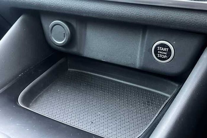 Nissan Qashqai 1.3 DiG-T MH 158 N-Connecta 5dr Xtronic 