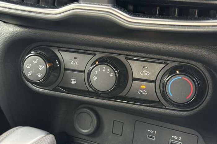 Nissan Juke 1.0 DiG-T Acenta Premium 5dr DCT 