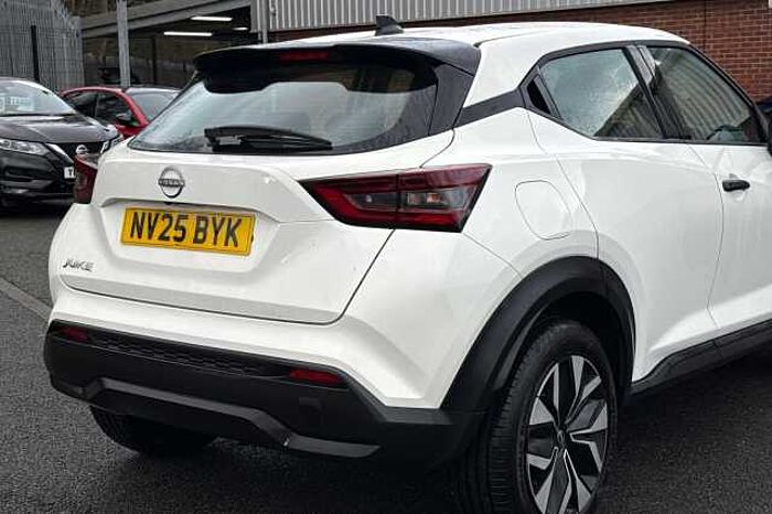 Nissan Juke 1.0 DiG-T Acenta Premium 5dr DCT 