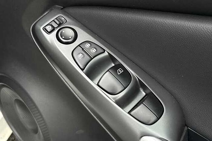 Nissan Juke 1.0 DiG-T Acenta Premium 5dr DCT 