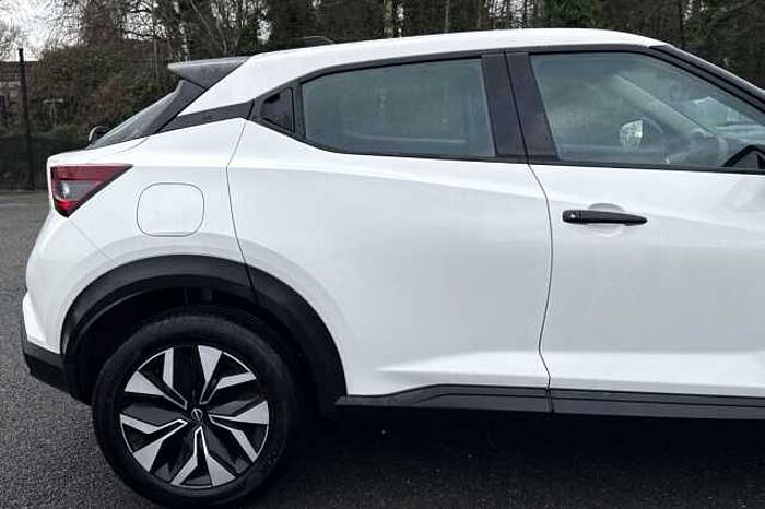 Nissan Juke 1.0 DiG-T Acenta Premium 5dr DCT 