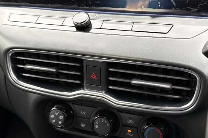 Nissan Juke 1.0 DiG-T Acenta Premium 5dr DCT 