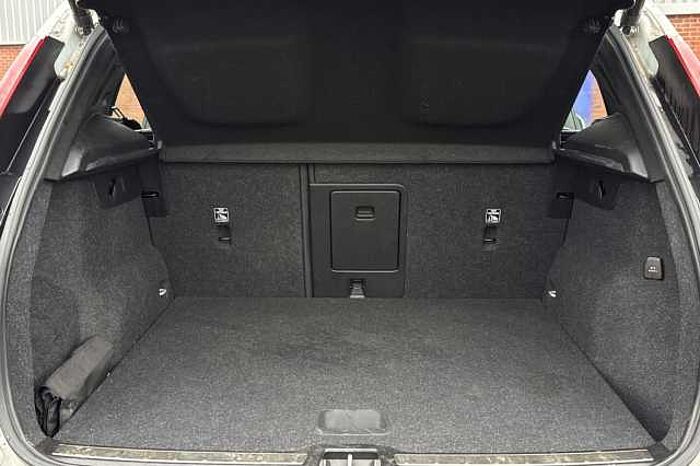 Volvo XC40 2.0 B4P Inscription Pro 5dr Auto 