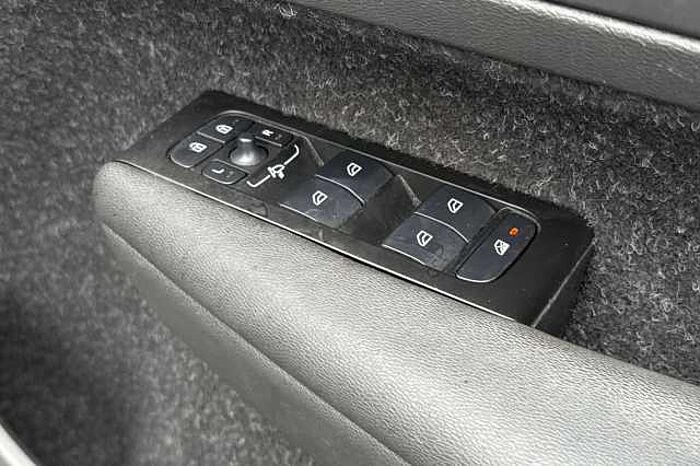 Volvo XC40 2.0 B4P Inscription Pro 5dr Auto 