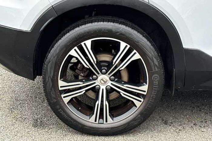 Volvo XC40 2.0 B4P Inscription Pro 5dr Auto 