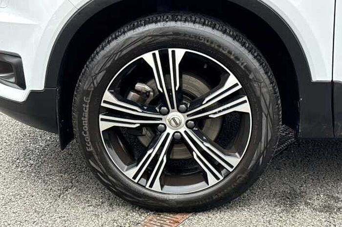 Volvo XC40 2.0 B4P Inscription Pro 5dr Auto 