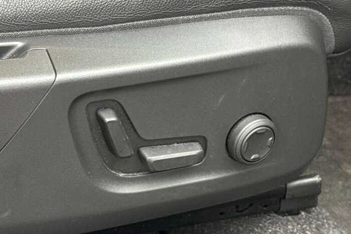 Volvo XC40 2.0 B4P Inscription Pro 5dr Auto 