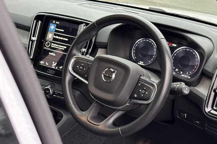 Volvo XC40 2.0 B4P Inscription Pro 5dr Auto 