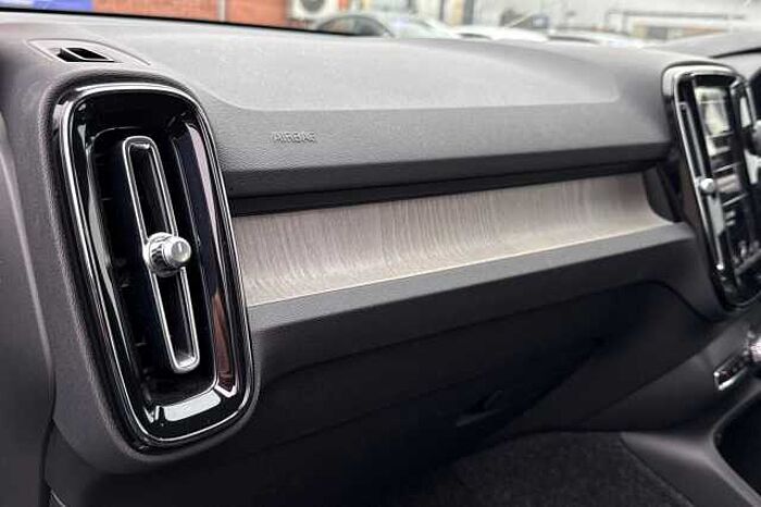 Volvo XC40 2.0 B4P Inscription Pro 5dr Auto 