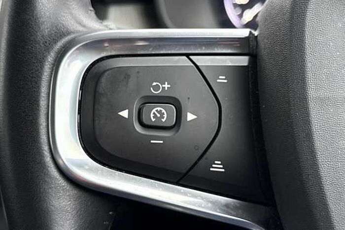 Volvo XC40 2.0 B4P Inscription Pro 5dr Auto 