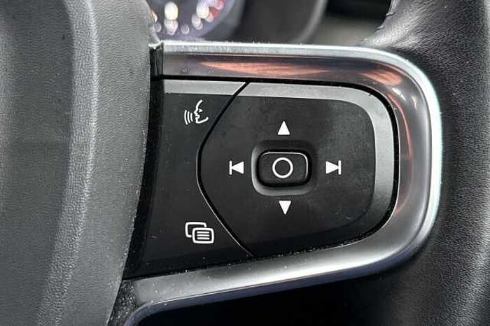 Volvo XC40 2.0 B4P Inscription Pro 5dr Auto 