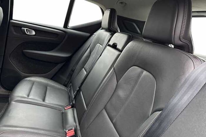 Volvo XC40 2.0 B4P Inscription Pro 5dr Auto 