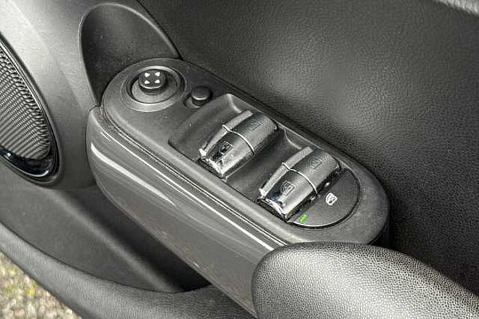 MINI Mini 1.5 Cooper 5dr 